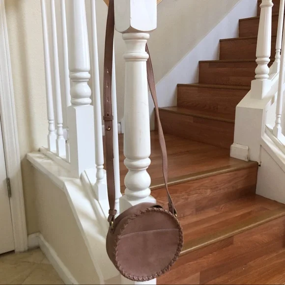 🚨AMERICAN EAGLE OUTFITTERS - Pink Crossbody - Picture 2 of 5